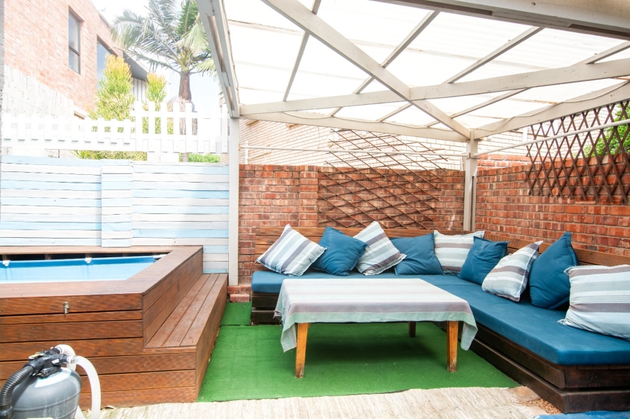 4 Bedroom Property for Sale in Wavecrest Eastern Cape